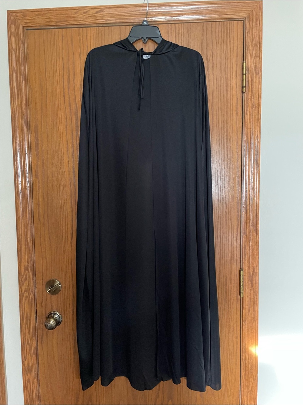 Spirit Black Hooded Center Front Tie Cape - Adult OSFM